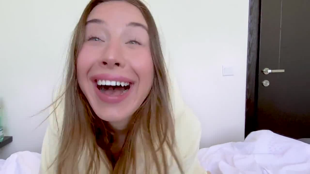 Большая задница соседки Лили сводит мой член с ума - 2