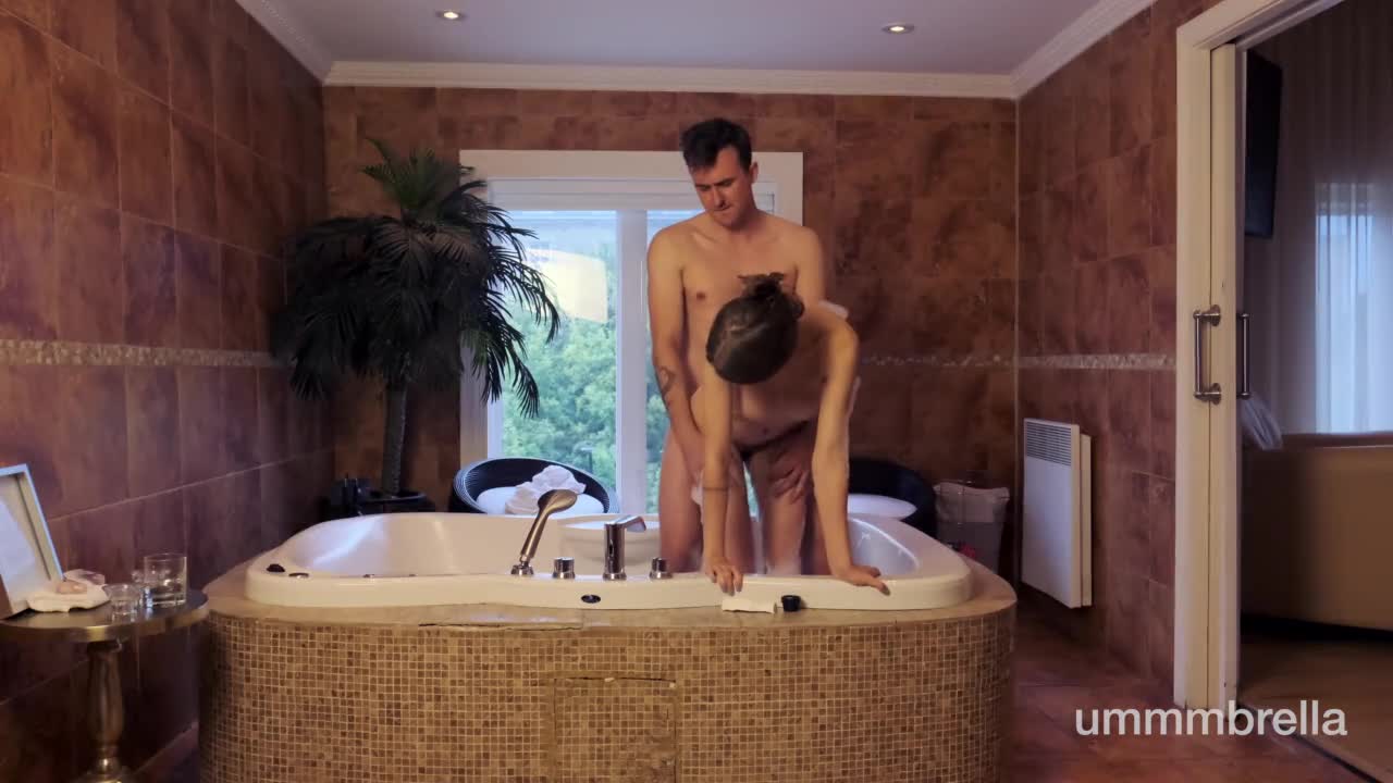 Трахни меня и кончи на моё лицо - трах в джакузи - 7